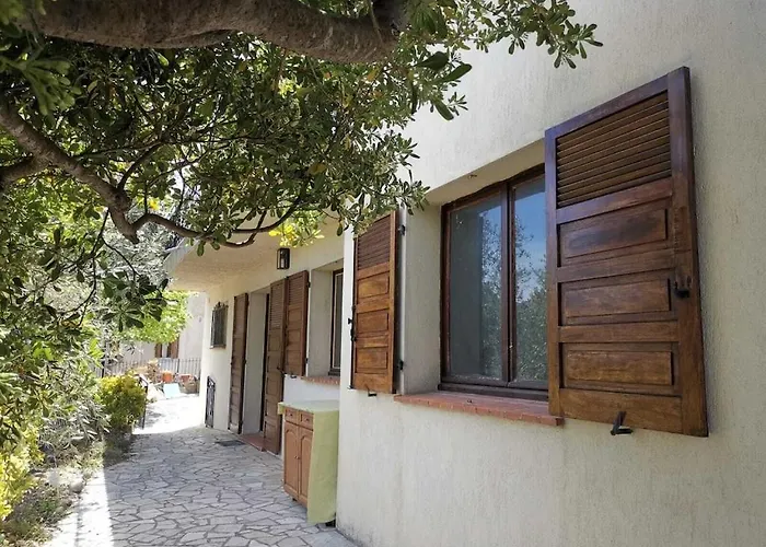 Bas De Villa Au Calme